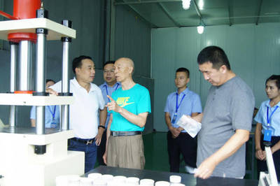 原解放軍防化院專家朱新文一行蒞臨靖泰指導，推動煙劑技術成果轉化落地